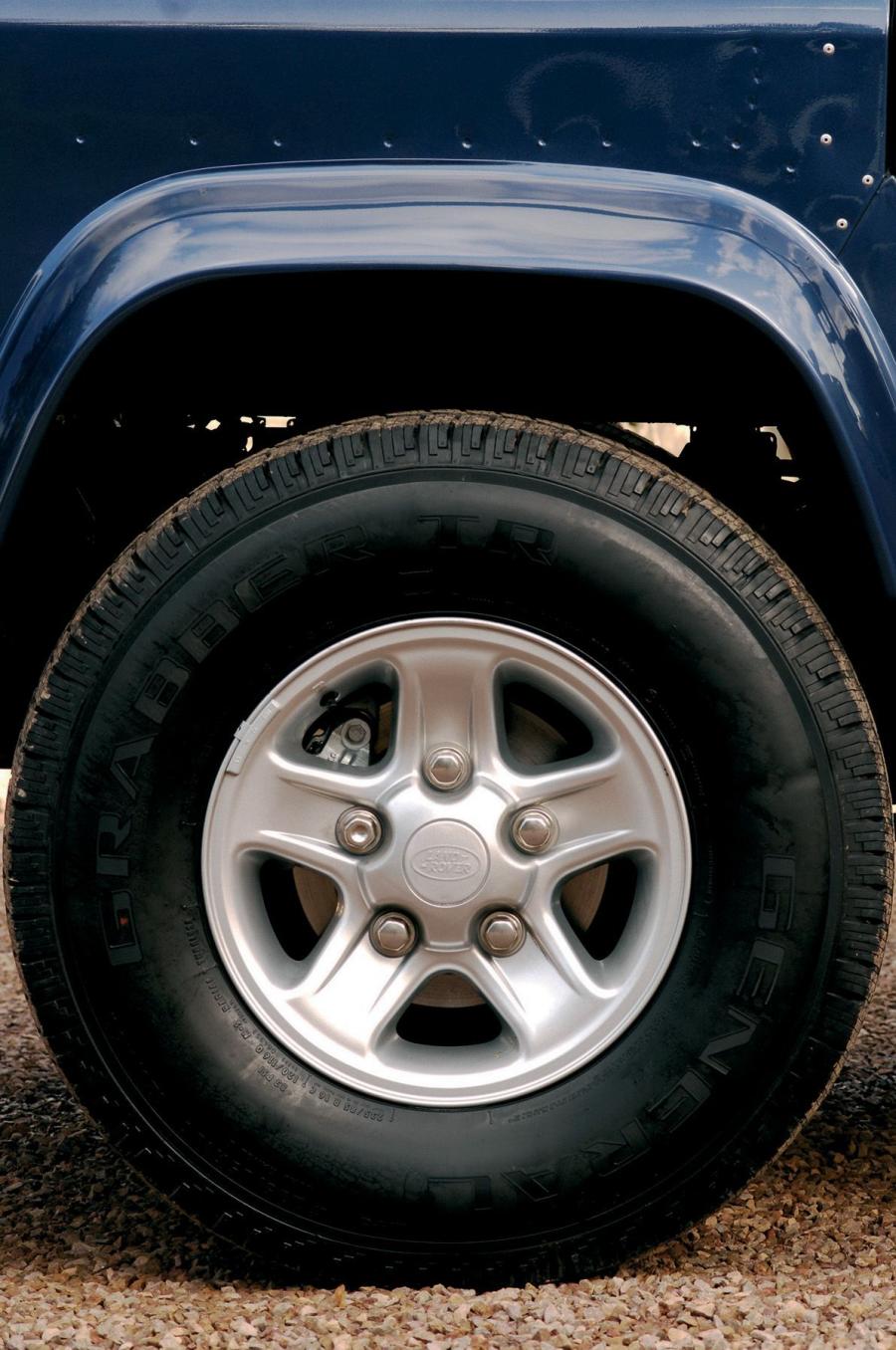  Land Rover Defender 2006 года  (фото 135 из 227)